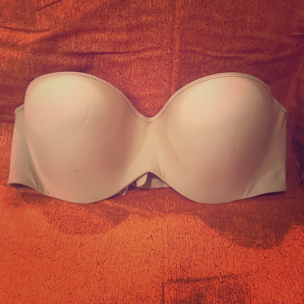 40 C nude strapless bra